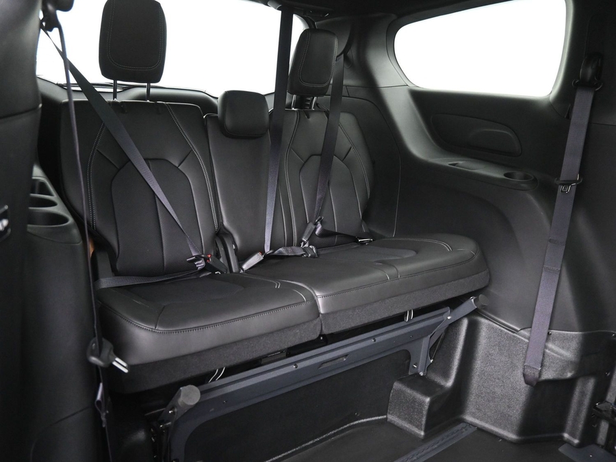 Blue Chrysler Pacifica image number 6