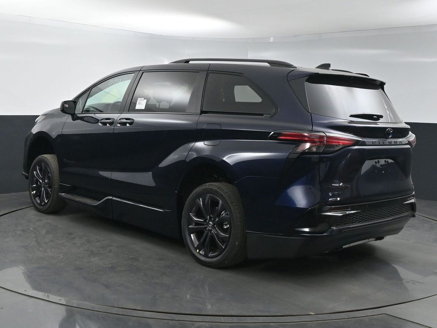New 2025 Toyota Sienna Hybrid XSE Sport - BraunAbility Side Entry Entry In Floor Automatic Ramp