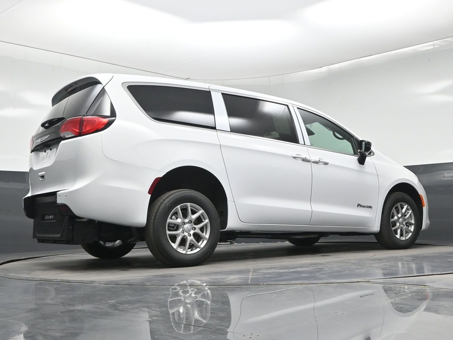 New 2026 Chrysler Voyager LX - BraunAbility Rear Entry Fold Out Manual Ramp