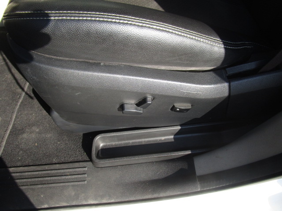 Used 2019 Dodge Grand Caravan SXT - OTH Rear Entry Entry Fold Out Manual Ramp