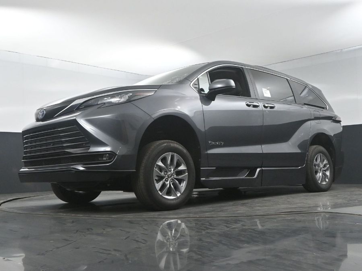 2025 TOYOTA SIENNA - Image 20