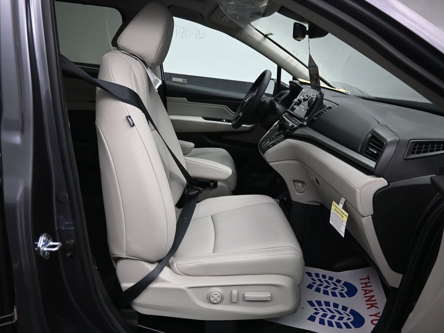 Grey Honda Odyssey image number 6