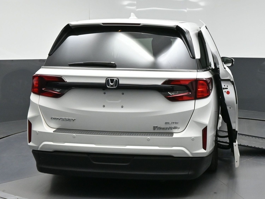 Used 2025 Honda Odyssey Elite - BraunAbility Side Entry In Floor Automatic Ramp