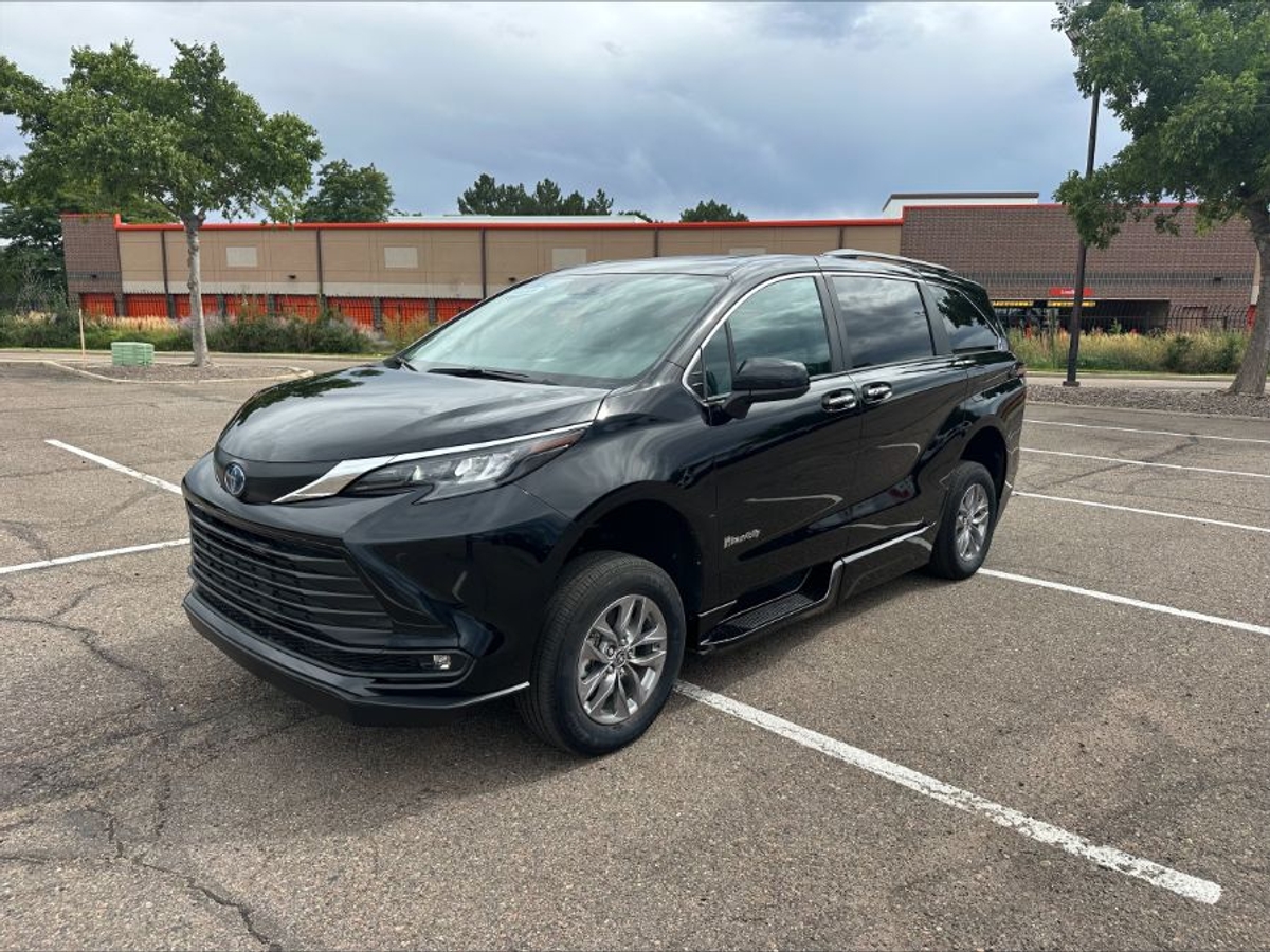 2025 TOYOTA SIENNA - Image 15