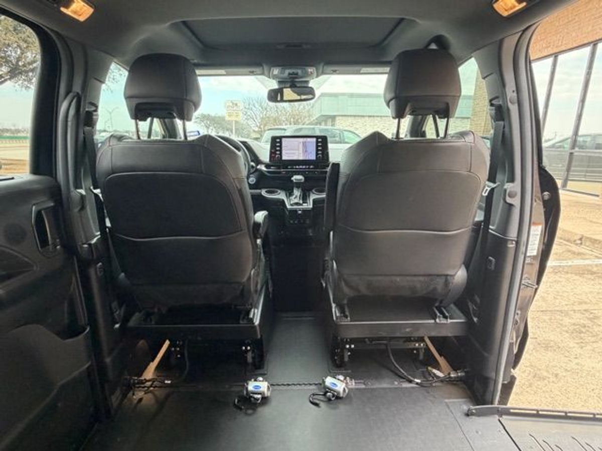 2024 TOYOTA SIENNA - Image 12