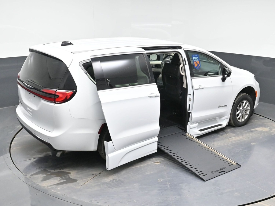 Used 2024 Chrysler Pacifica Touring L - BraunAbility Side Entry Entry In Floor Automatic Ramp