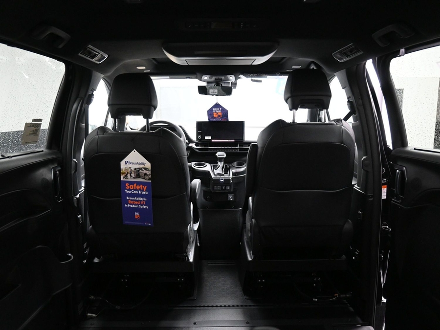 Midnight Black Metallic Toyota Sienna image number 12