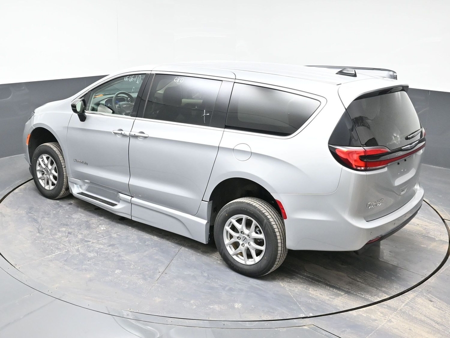 Used 2024 Chrysler Pacifica Touring L - BraunAbility Side Entry Entry In Floor Automatic Ramp