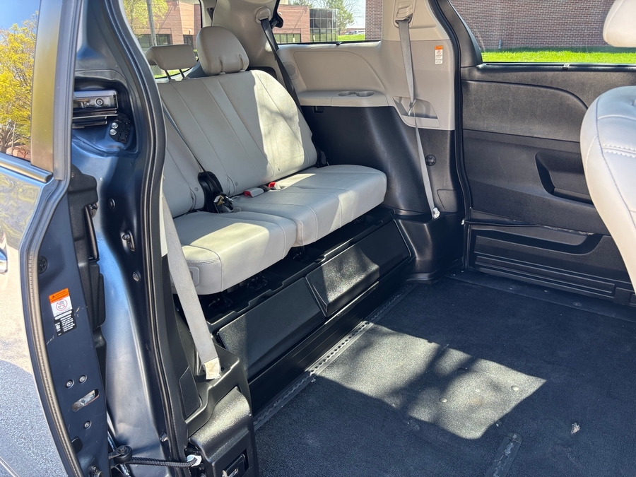 Used 2016 Toyota Sienna Limited - BraunAbility Side Entry Entry Fold Out Automatic Ramp