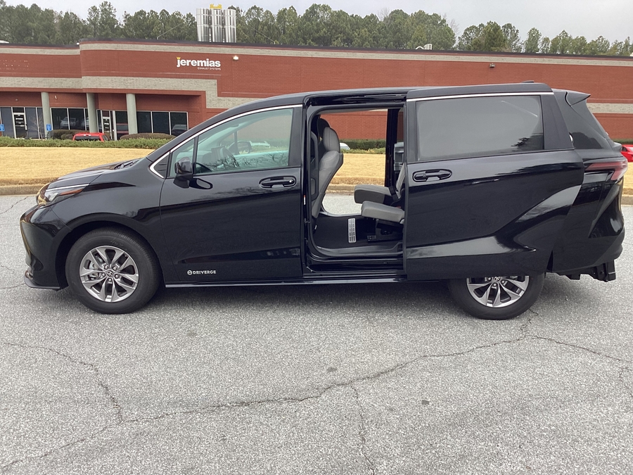 2025 TOYOTA SIENNA - Image 14