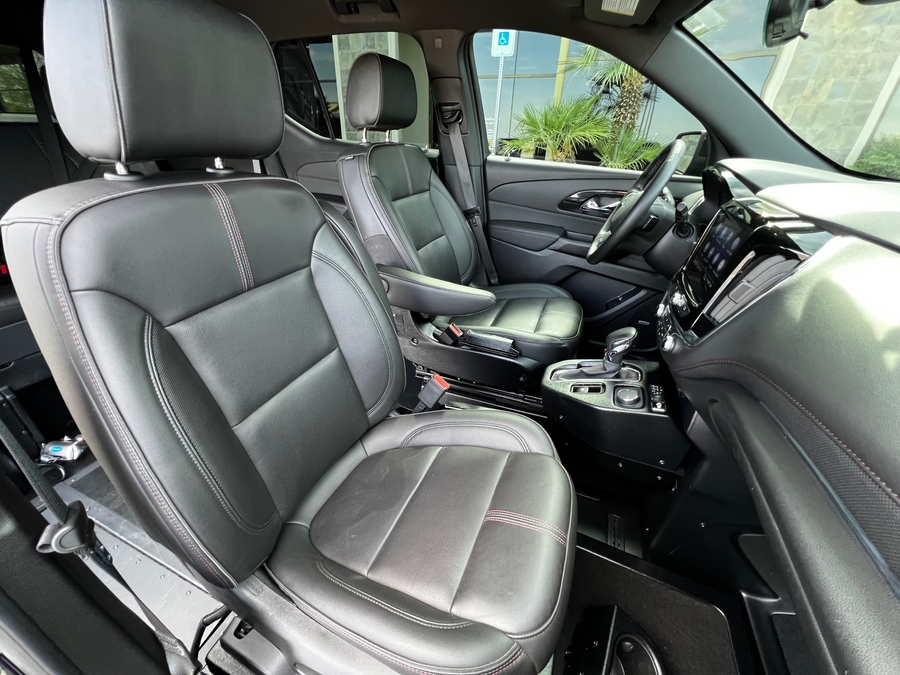 Used 2023 Chevrolet Traverse 2LT - BraunAbility Side Entry Entry In Floor Automatic Ramp