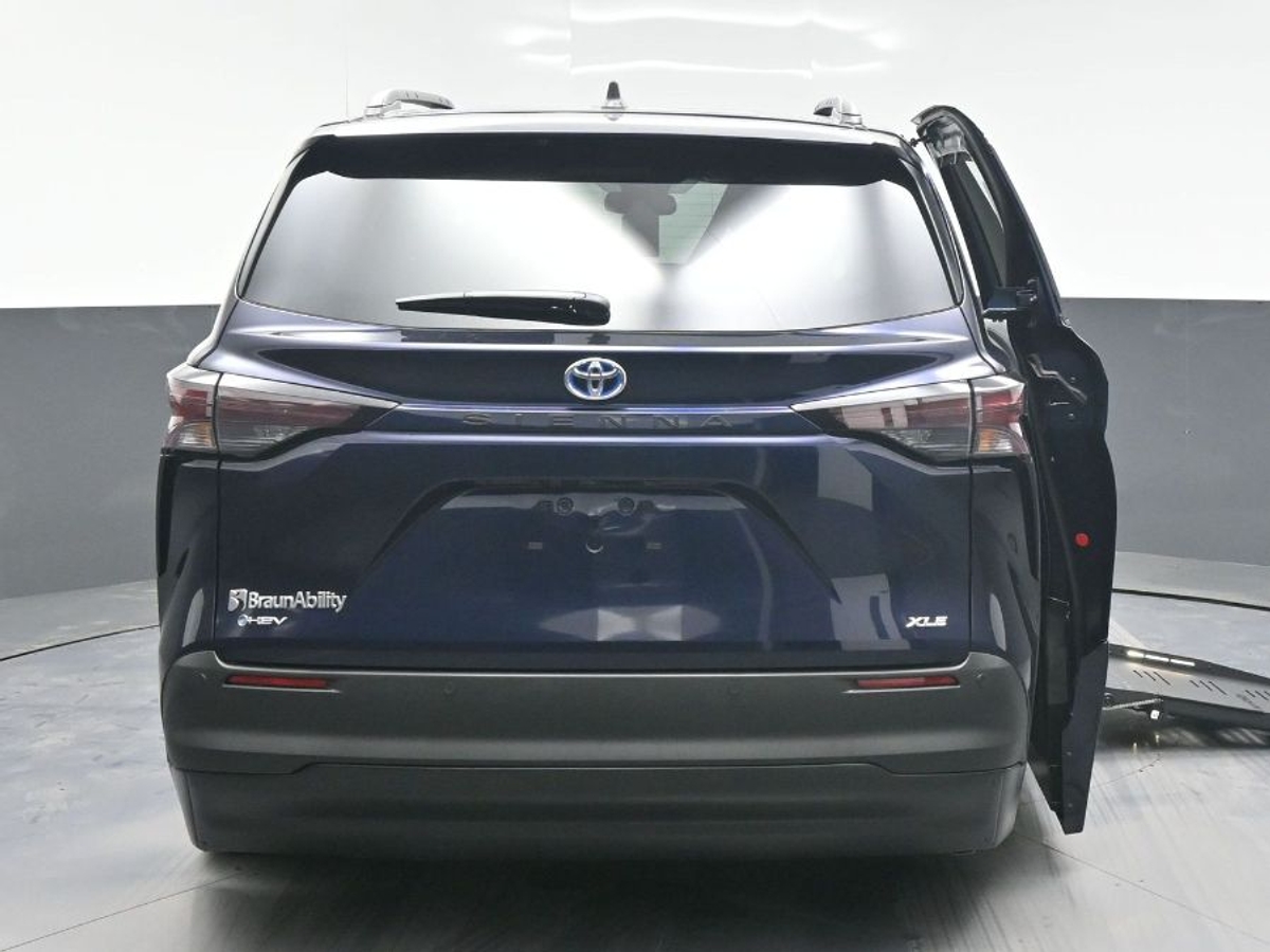 2025 TOYOTA SIENNA - Image 6