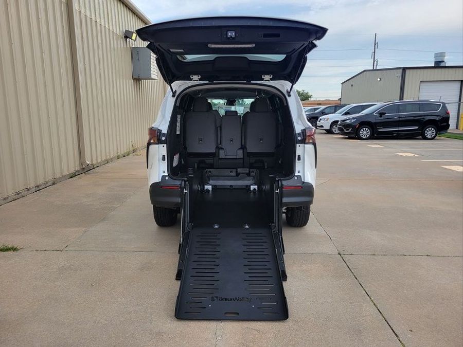 New 2025 Toyota Sienna Hybrid LE - BraunAbility Commercial Rear Entry Entry Fold Out Manual Ramp