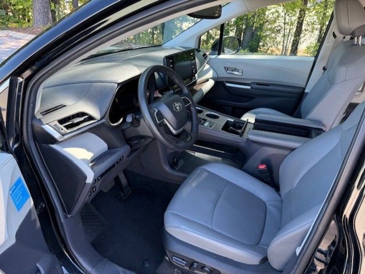 2024 TOYOTA SIENNA - Image 17