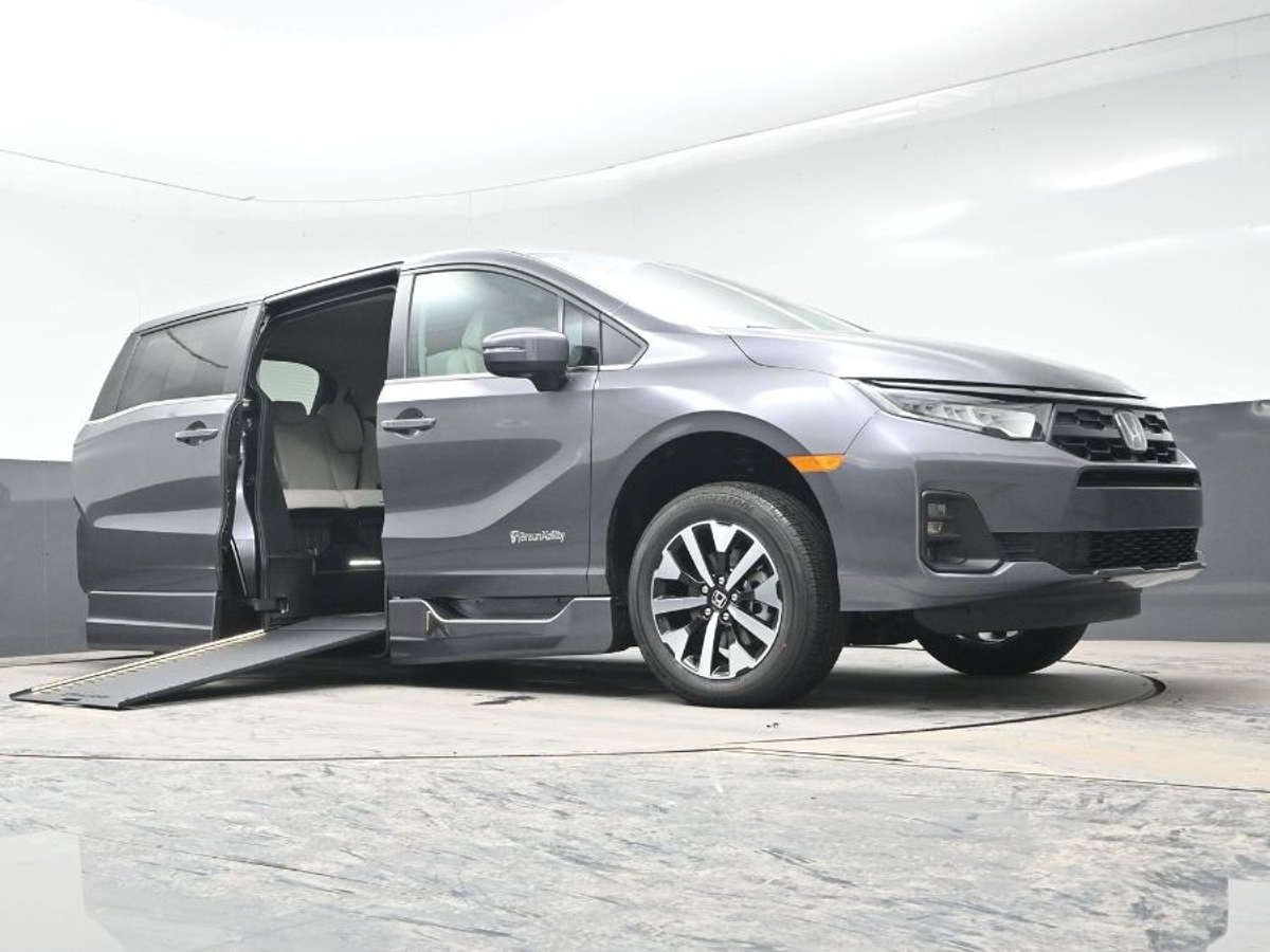 Grey Honda Odyssey image number 17