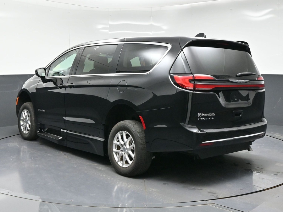 Used 2024 Chrysler Pacifica Touring L - BraunAbility Side Entry Fold Out Automatic Ramp