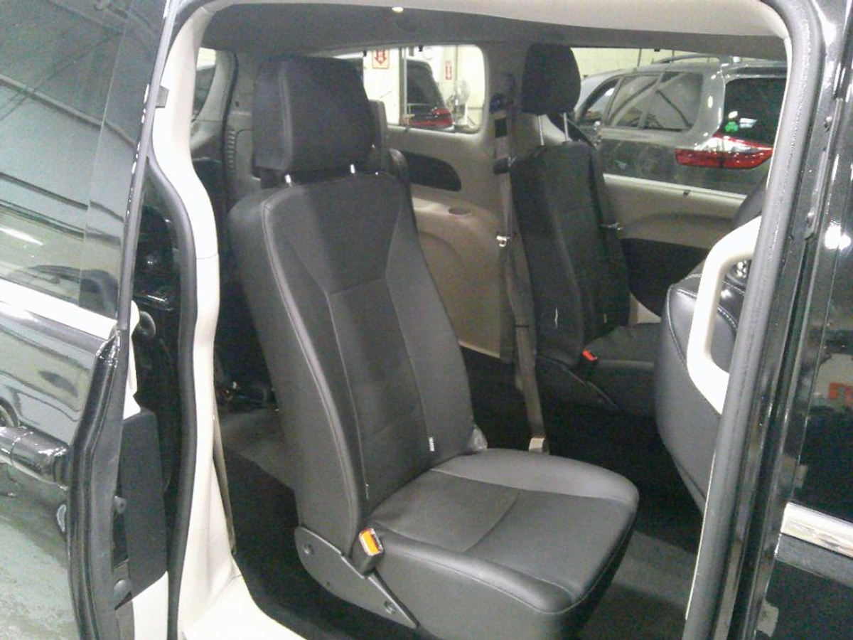 2022 CHRYSLER PACIFICA - Image 21