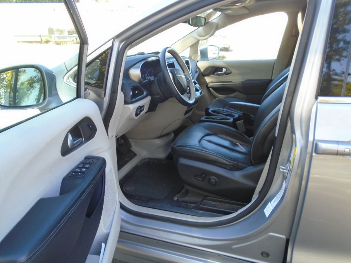 2018 CHRYSLER PACIFICA - Image 5