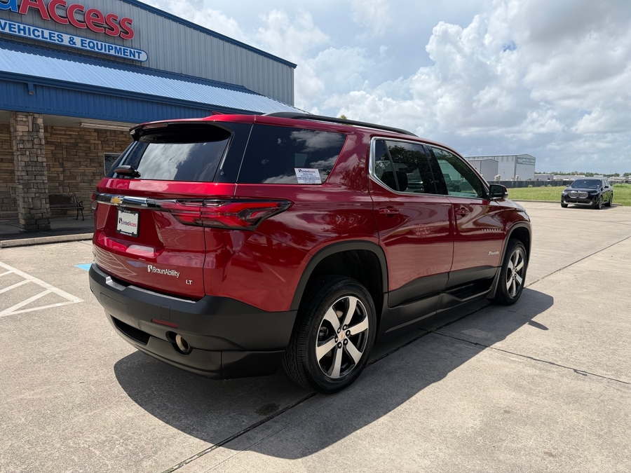 Used 2023 Chevrolet Traverse 3LT - BraunAbility Side Entry In Floor Automatic Ramp