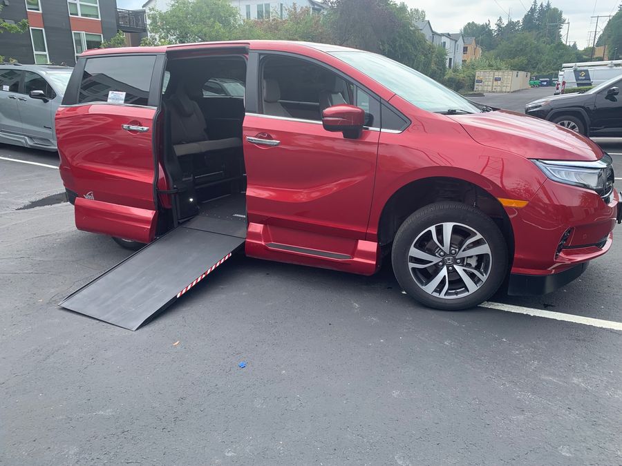 Used 2023 Honda Odyssey Touring - VMI Side Entry Entry In Floor Automatic Ramp
