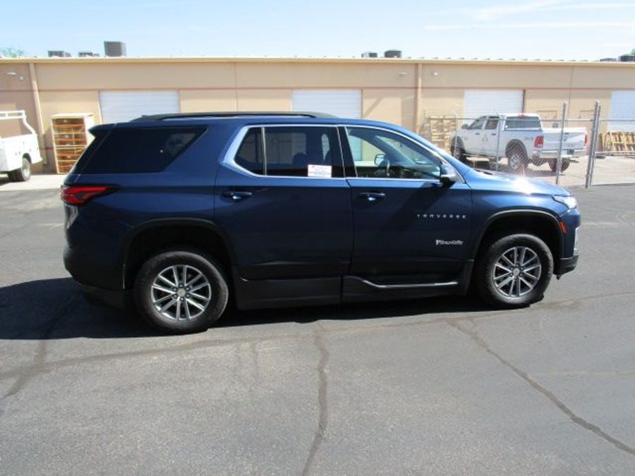 Used 2022 Chevrolet Traverse 1LT - BraunAbility Side Entry Entry In Floor Automatic Ramp