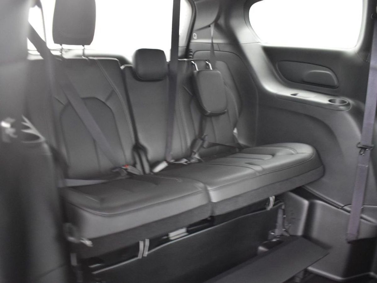 2025 CHRYSLER PACIFICA - Image 10