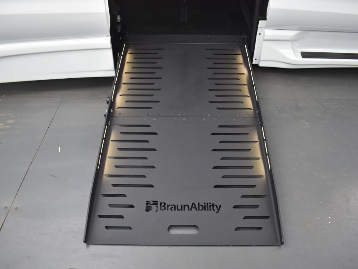 2025 CHRYSLER PACIFICA - Image 11