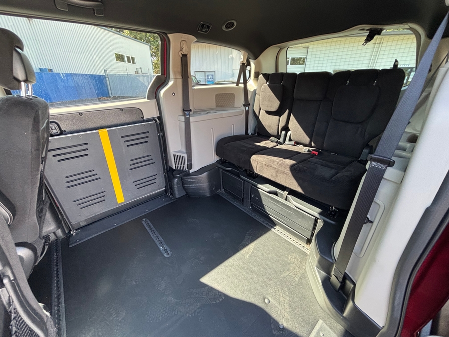 Used 2014 Dodge Grand Caravan SE 30th Anniversary - BraunAbility Side Entry Fold Out Automatic Ramp