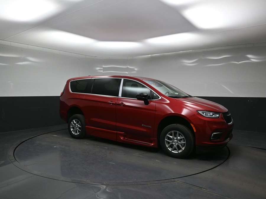 Red Chrysler Pacifica image number 14