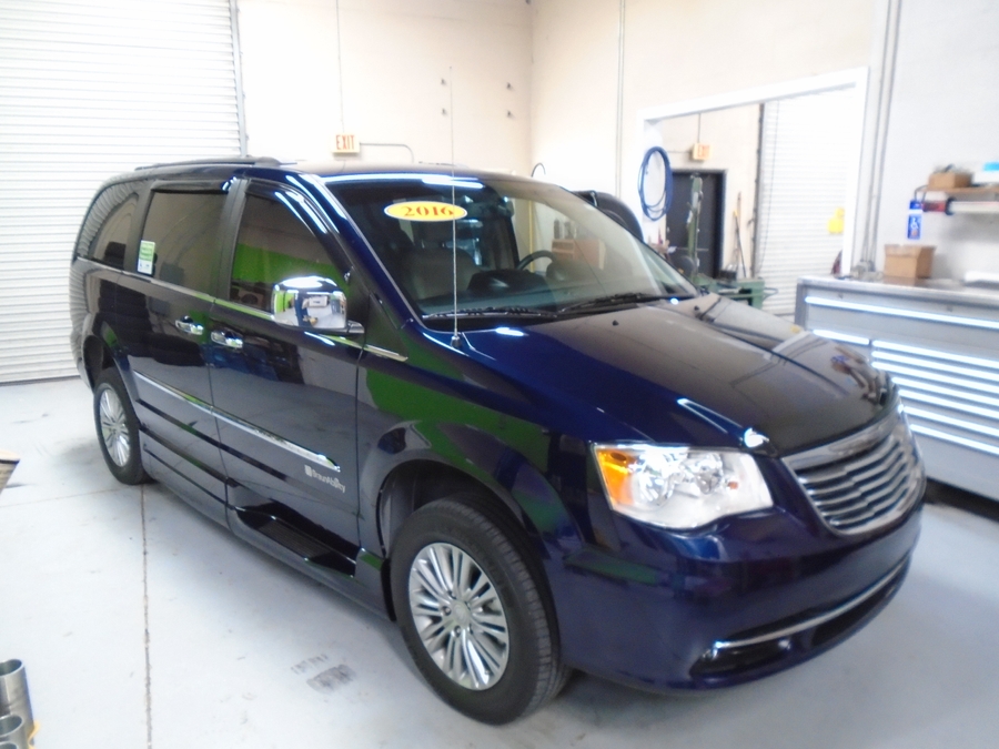 2016 Chrysler Town & Country Touring-L - Photo 20