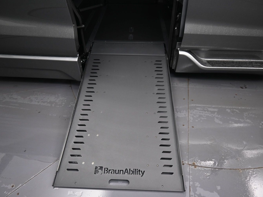 New 2026 Toyota Sienna Hybrid XLE Add - BraunAbility Side Entry In Floor Automatic Ramp