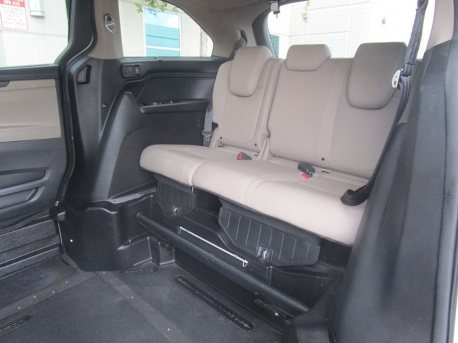 Used 2022 Honda Odyssey Touring - VMI Side Entry Entry In Floor Automatic Ramp