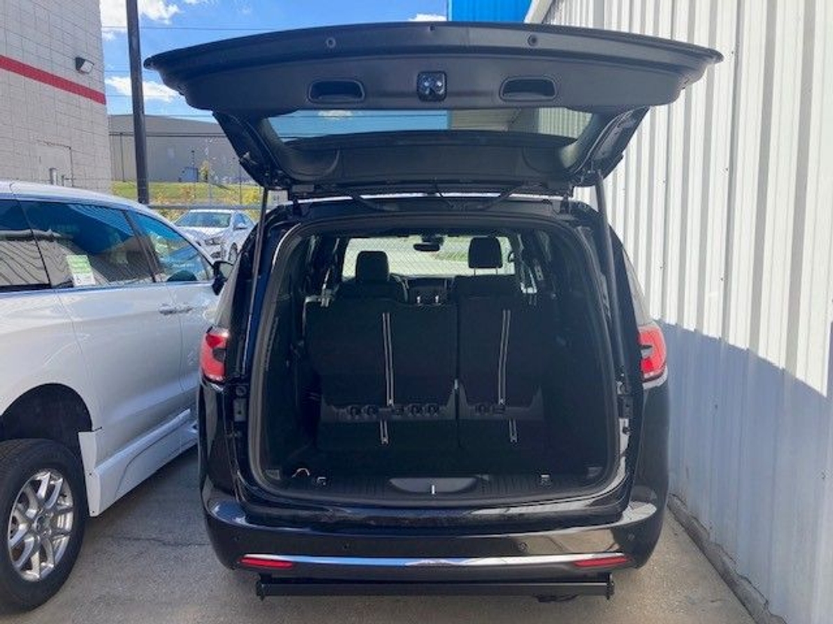 2026 CHRYSLER PACIFICA - Image 2