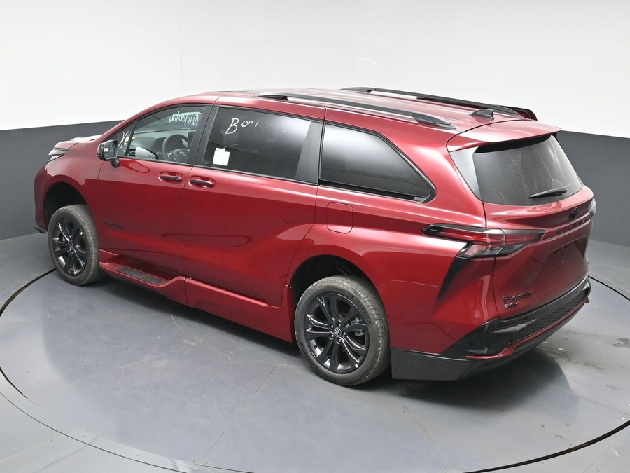 New 2026 Toyota Sienna Hybrid XSE Sport - BraunAbility Side Entry In Floor Automatic Ramp
