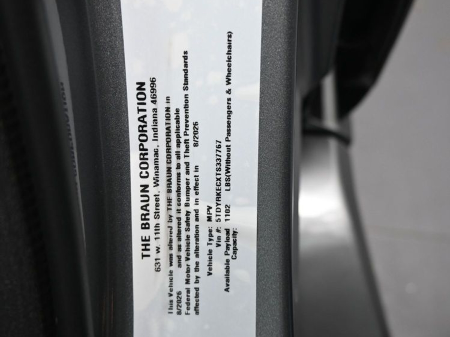 New 2026 Toyota Sienna Hybrid XLE Base - BraunAbility Side Entry Fold Out Automatic Ramp