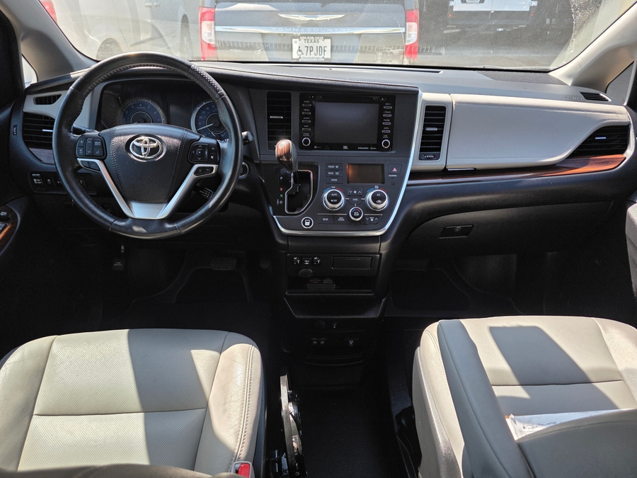 Used 2018 Toyota Sienna Limited - BraunAbility Side Entry Entry In Floor Automatic Ramp
