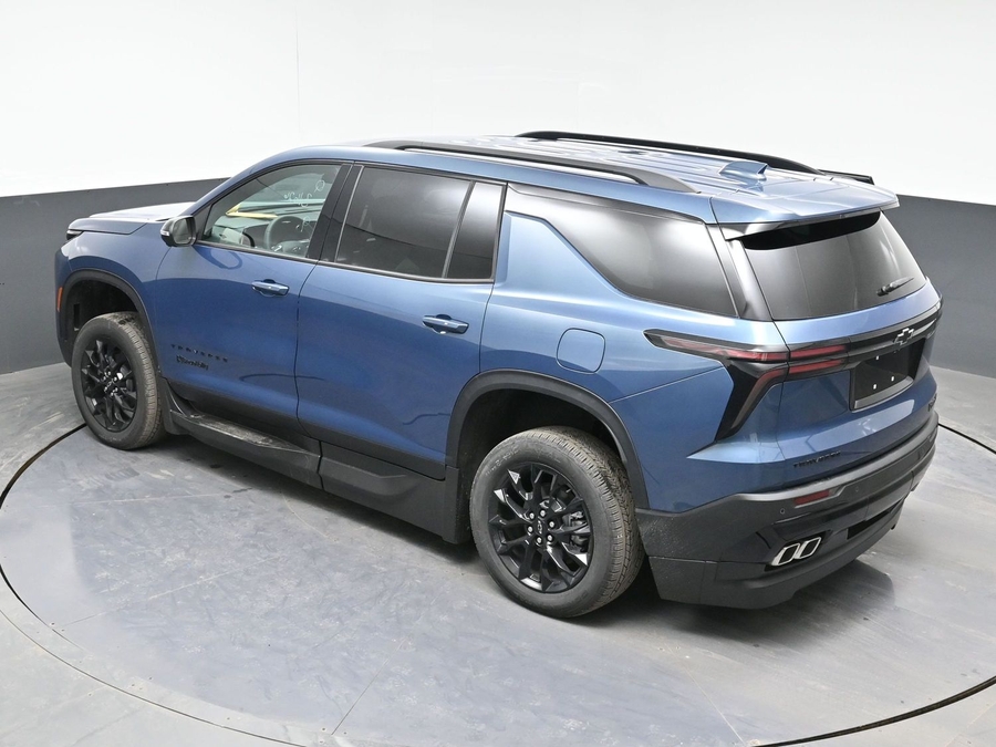 New 2025 Chevrolet Traverse 1LT Midnight - BraunAbility Side Entry Entry In Floor Automatic Ramp