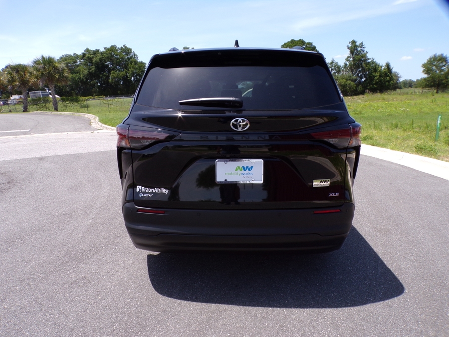 Black Toyota Sienna image number 8