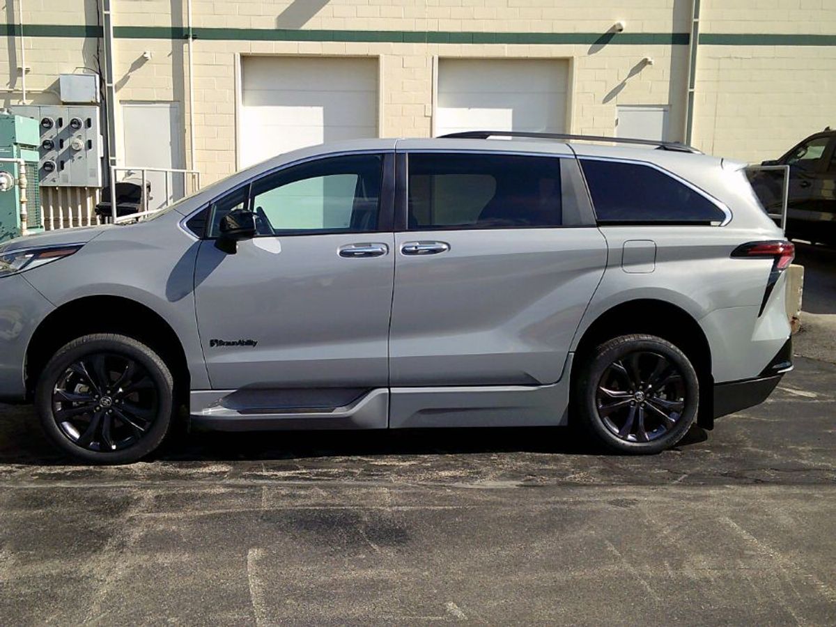 2024 TOYOTA SIENNA - Image 5