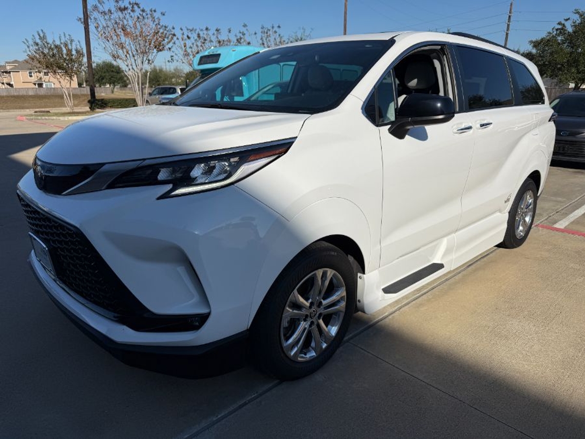 2023 TOYOTA SIENNA - Image 7