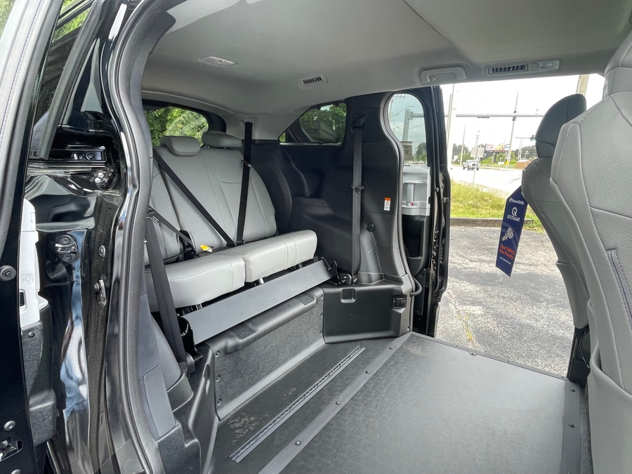 Black Toyota Sienna image number 10