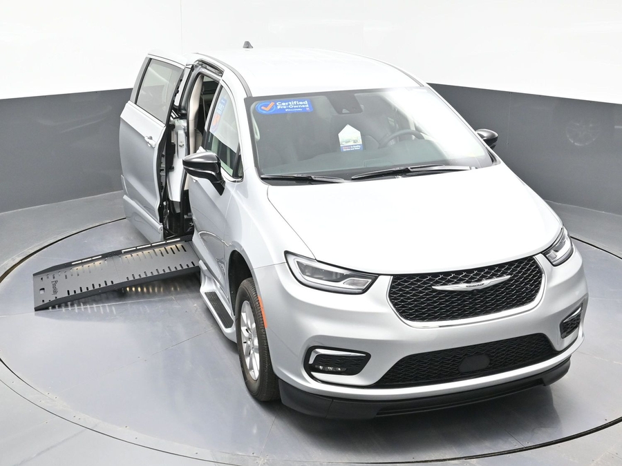 Used 2024 Chrysler Pacifica Touring L - BraunAbility Side Entry Entry Fold Out Automatic Ramp