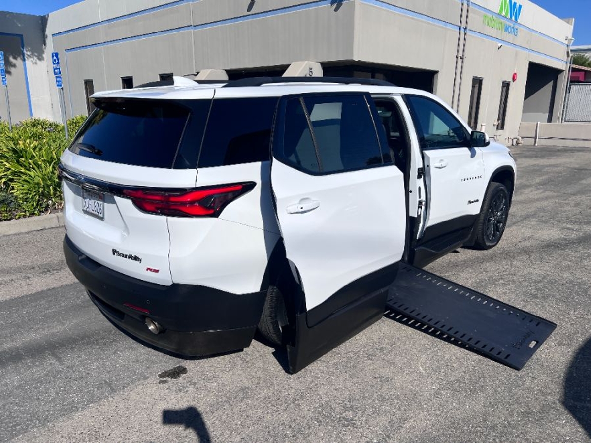 2023 CHEVROLET TRAVERSE - Image 7