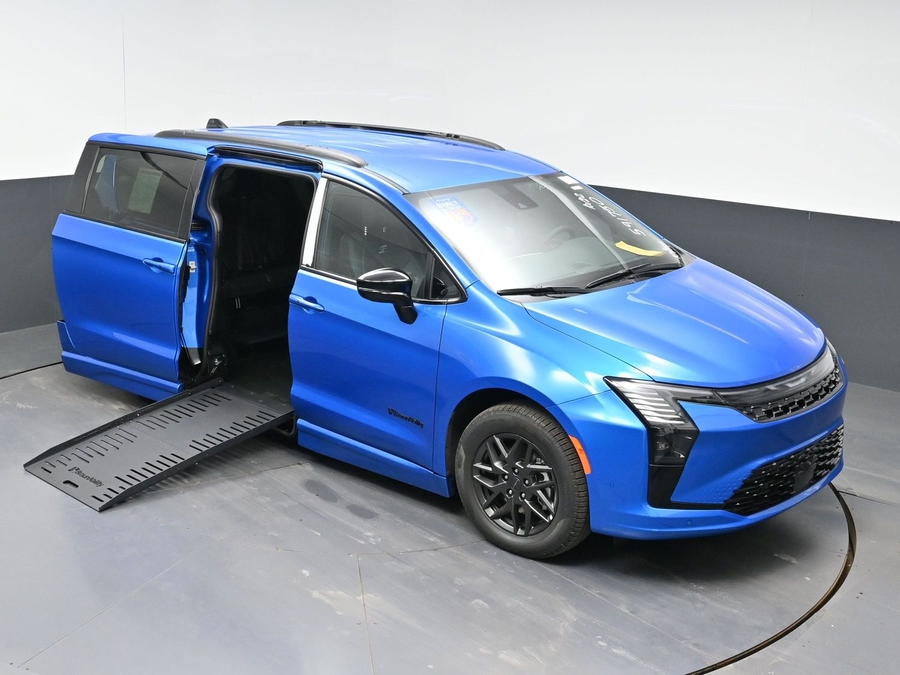 New 2027 Chrysler Pacifica Select Sport - BraunAbility Side Entry Fold Out Automatic Ramp