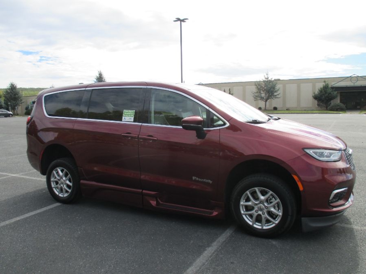 Red Chrysler Pacifica image number 7