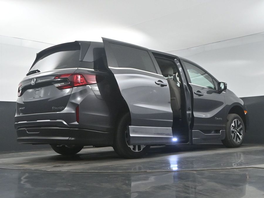 New 2025 Honda Odyssey EX-L - BraunAbility Side Entry Entry In Floor Automatic Ramp