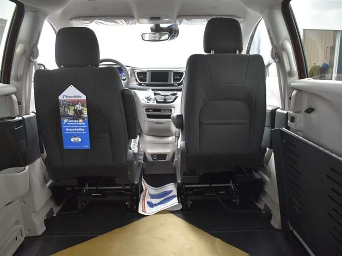 2023 CHRYSLER VOYAGER - Image 20