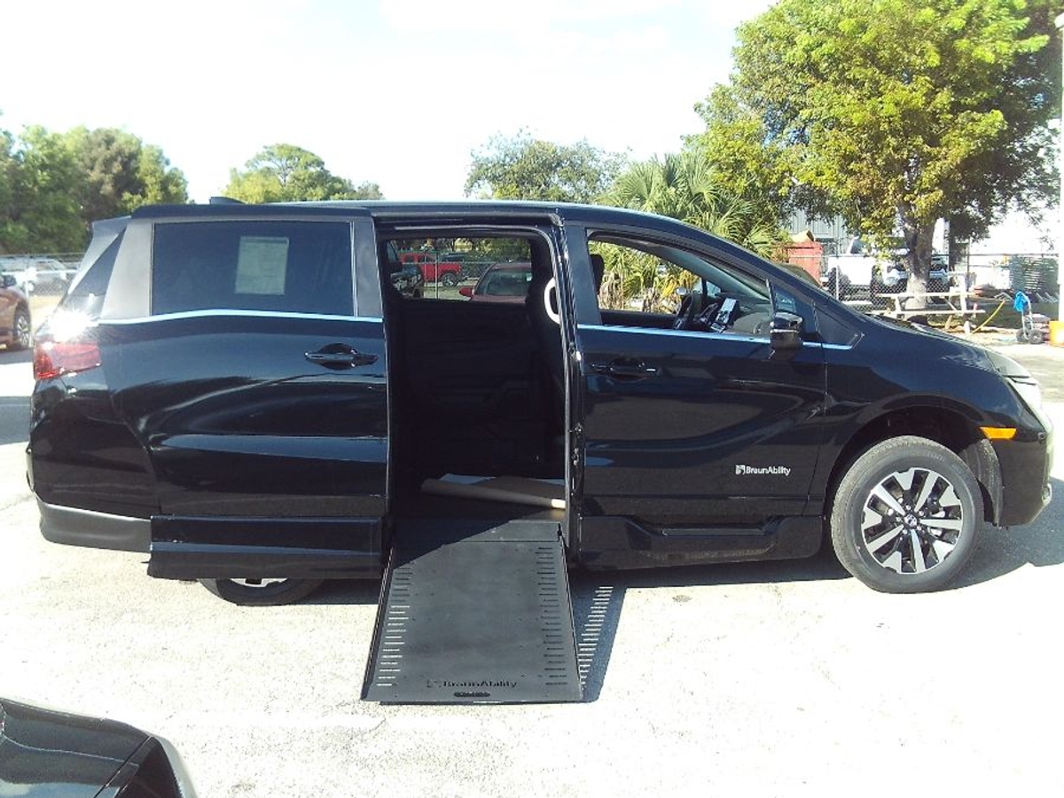 2026 Honda Odyssey EX-L's photo