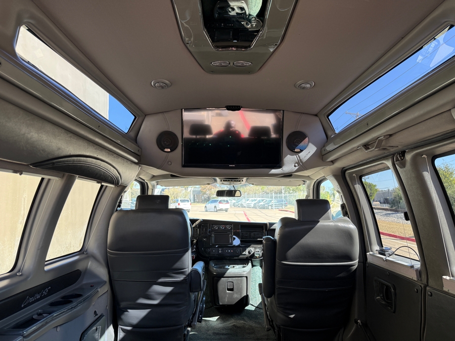 Used 2015 GMC Savana Explorer - Side Entry Entry Lift Automatic Ramp