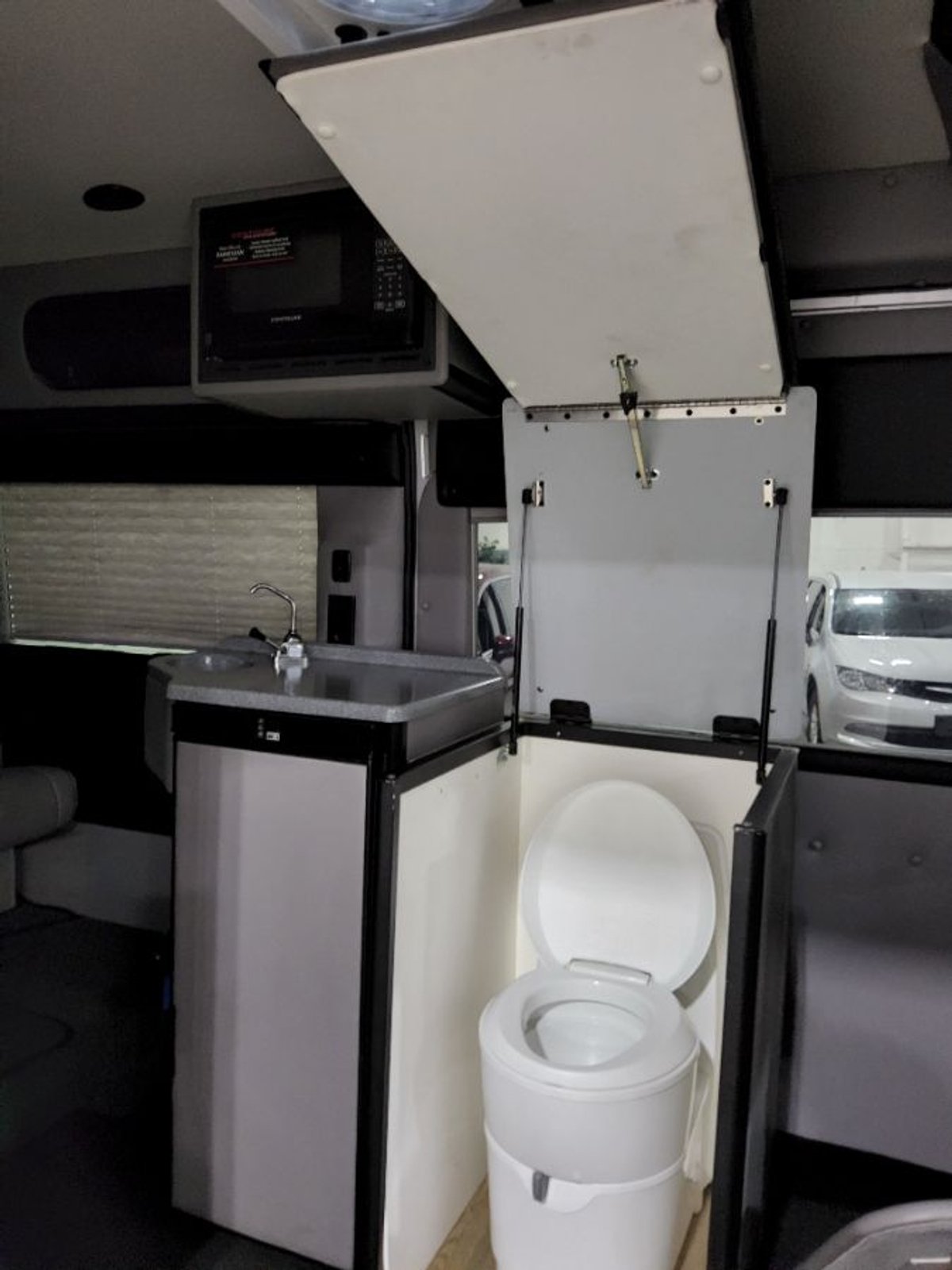 2023 RAM PROMASTER 2500 - Image 19